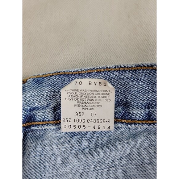 Vintage Levis 505 Jeans Mens 35x36 Straight Mid Rise Distressed Light Blue 90s - Picture 12 of 15